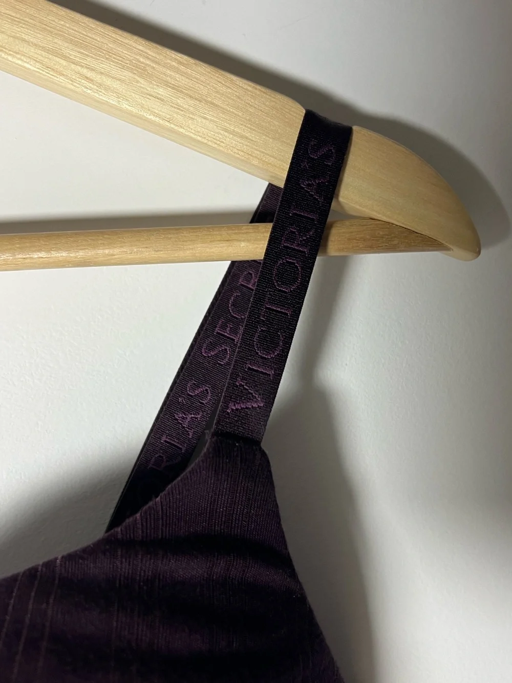Victoria's Secret Deep Plum Molded Push-up T-Shirt Bra NEW